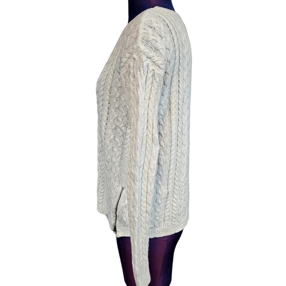 American Eagle White Cable Knit Sweater Size Medium Women's - Picture 4 of 7